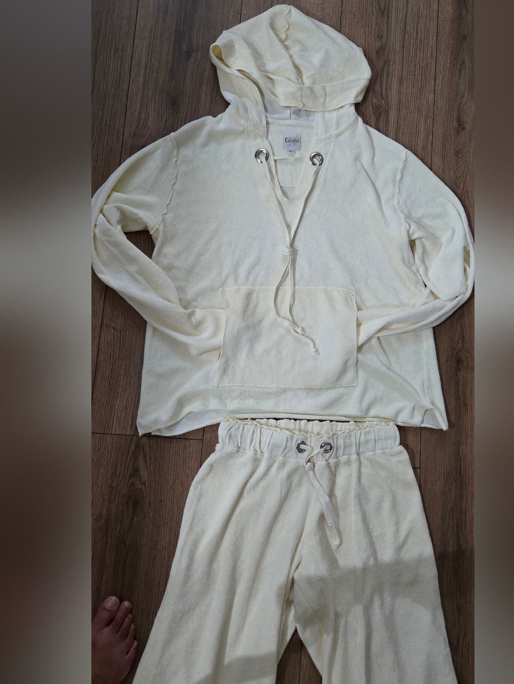Calispia Cozy Cream Hoodie & Cropped Lounge Pants French Terry Set. - Picture 2 of 6